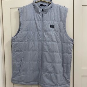 Travis Mathew Men's Light Gray Quilted Vest